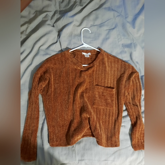 Lightly cropped sweater - Picture 2 of 3